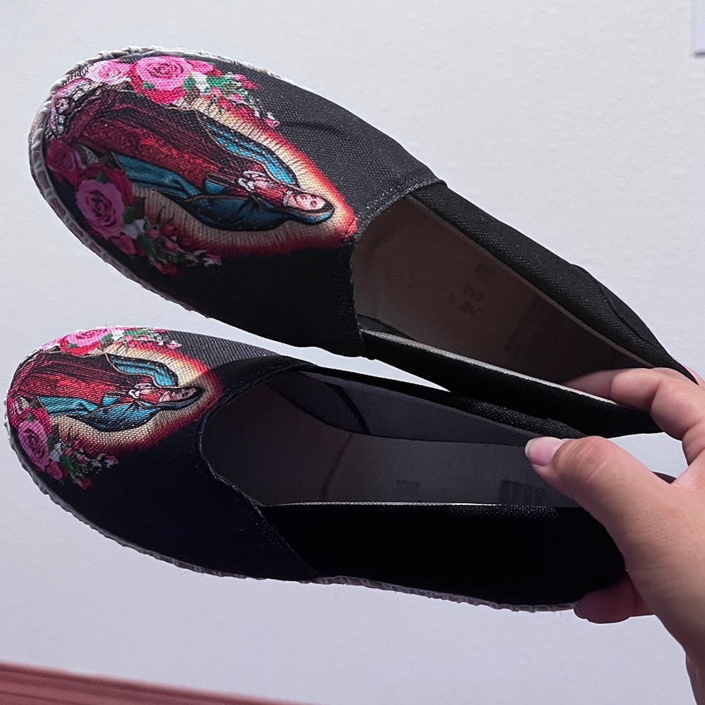Virgen de Guadalupe slip on shoes Black